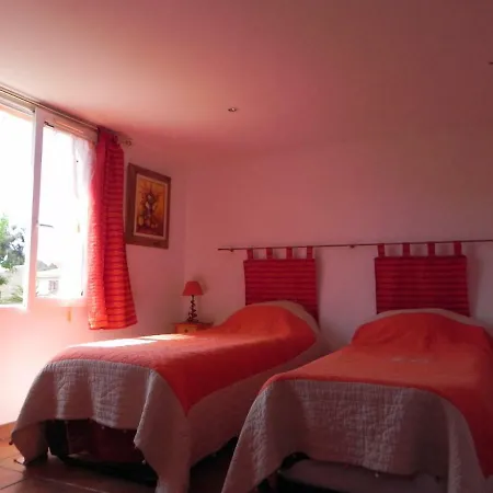 Le Clos Des Vignes Raphael 4*