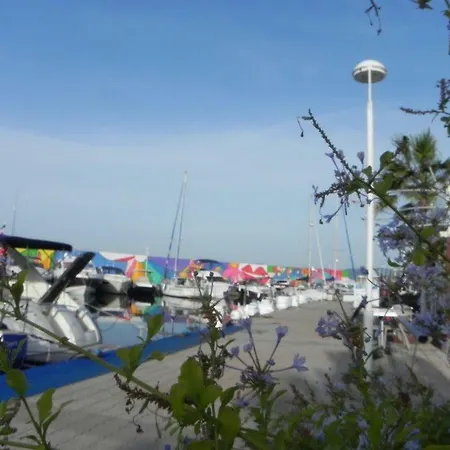 ベッド・アンド・ブレックファスト Le Clos Des Vignes Raphael 4*