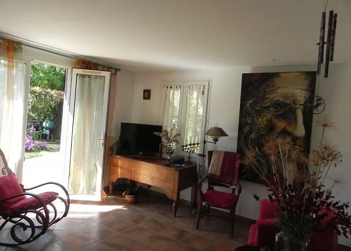 Le Clos Des Vignes Raphael Nocleg ze śniadaniem Saint-Raphaël